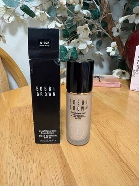Bobbi Brown Weightless Skin Foundation SPF 15 ~ W-026 Warm Ivory - 1oz/30ml,BNIB